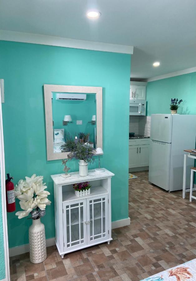 Beautiful And Comfortable Rom Apt # 2 Tampa Esterno foto