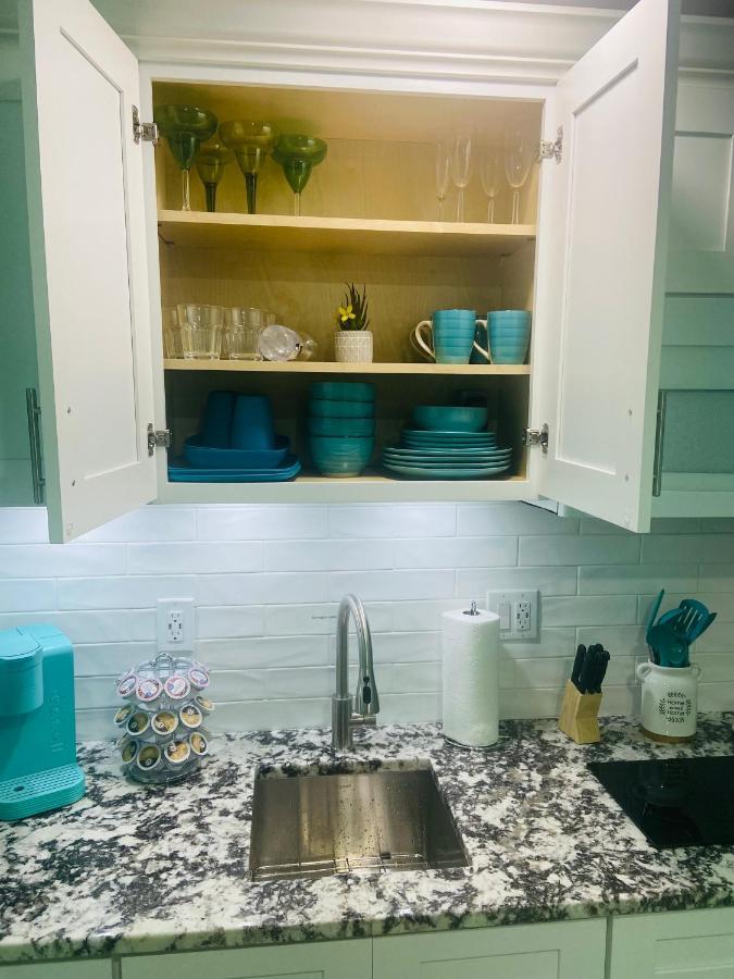 Beautiful And Comfortable Rom Apt # 2 Tampa Esterno foto